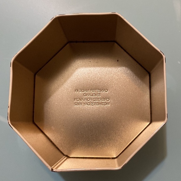 Vintage 1982 Metal Tin Canister Container - Picture 3 of 6